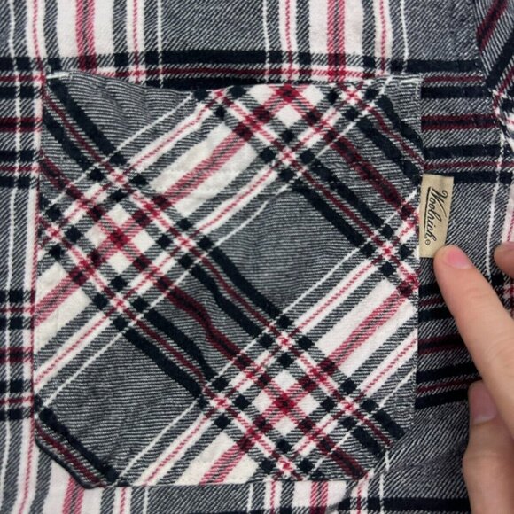 Woolrich Plaid Flannel Black Red White Men’s Size Medium Outdoors Button Up￼ - Picture 4 of 7